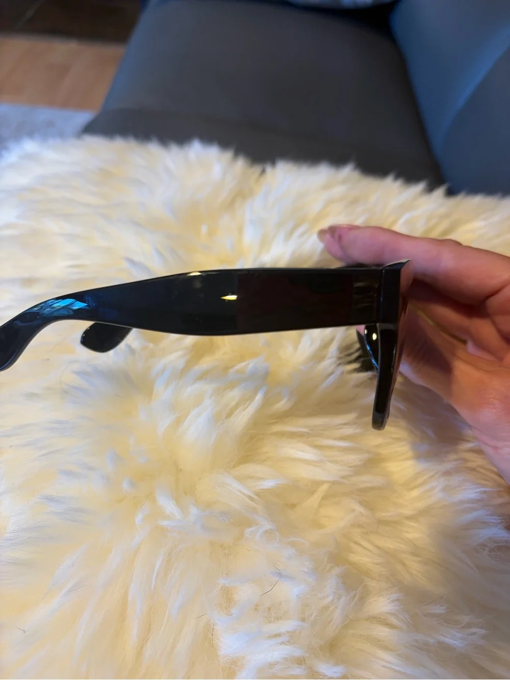 Black Oversized Women's Sunglasses - Stylish UV Shades